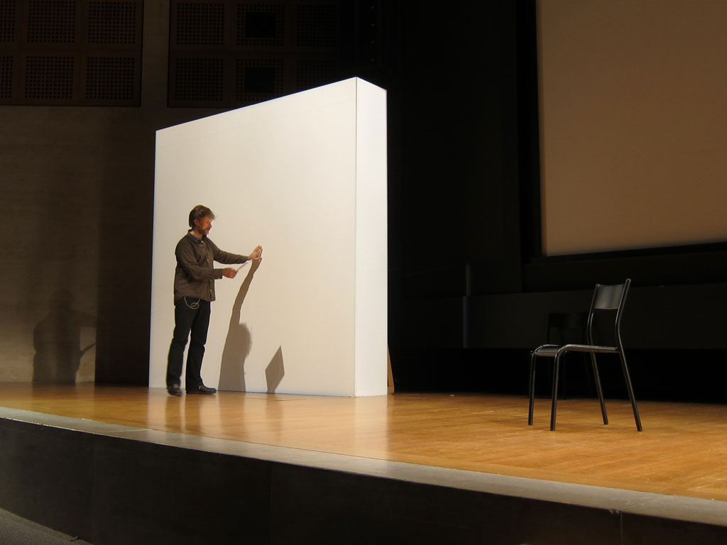Claude Closky, 'Private View' (2), Gerard Vidal as 'Lawrence', Auditorium du Louvre, 21-10-2011. Photo J. de Bère